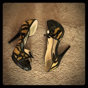 Black Tiger print heel